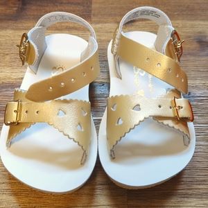 Saltwater Sandals Kids Size 6 Gold